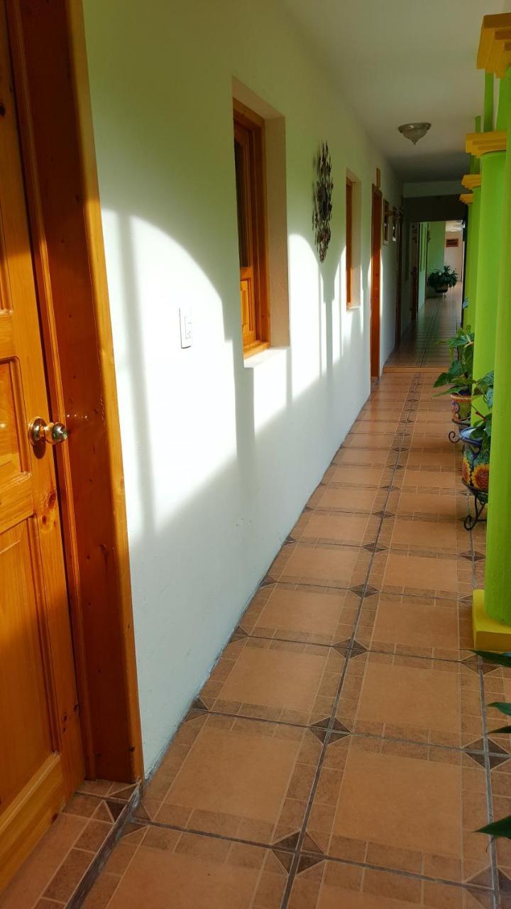 Hotel Posada Las Rosas ซานกริสโตบัล เด ลาสกาซาส ภายนอก รูปภาพ